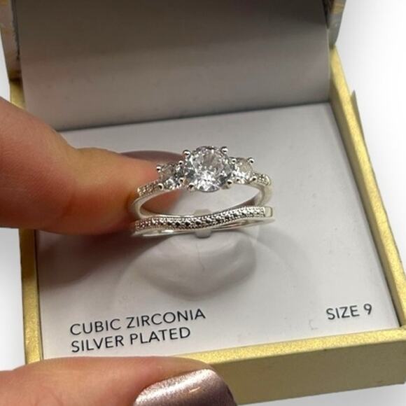 NEW Macy's Engagement Ring Wedding Band Set Silver Plated Cubic Zirconia Size 9 - Picture 1 of 8